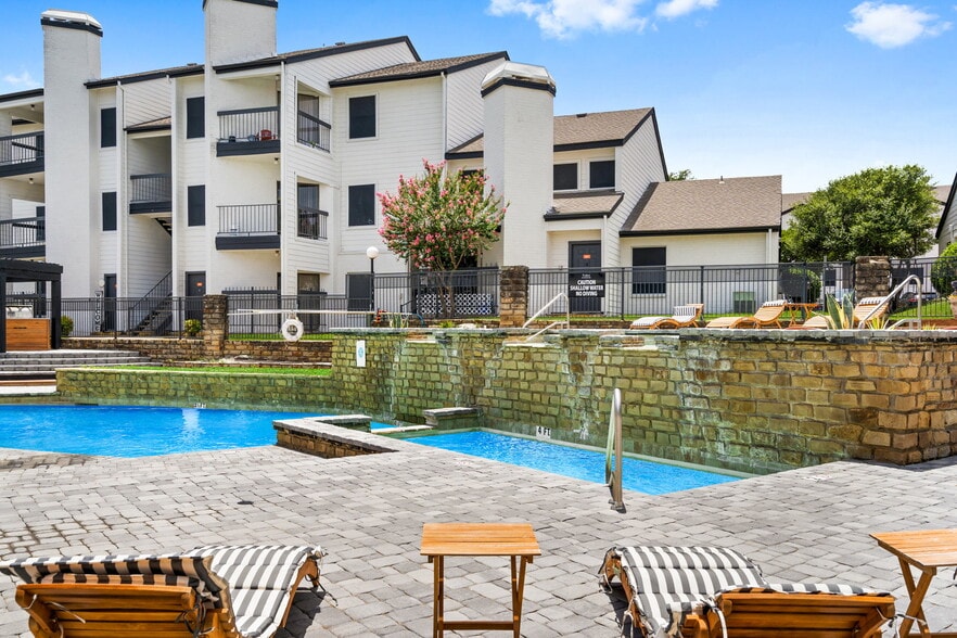 Tides on Overton Ridge 5401 Overton Ridge Blvd Fort Worth TX 76132