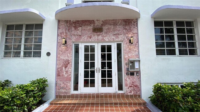 Building Photo - 610 8th St