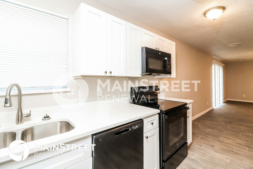 Building Photo - 953 Charleston Dr