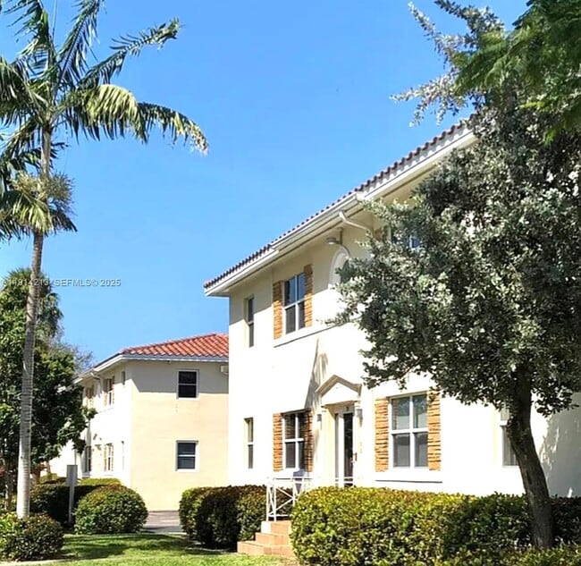 Building Photo - 755 NE 91st St