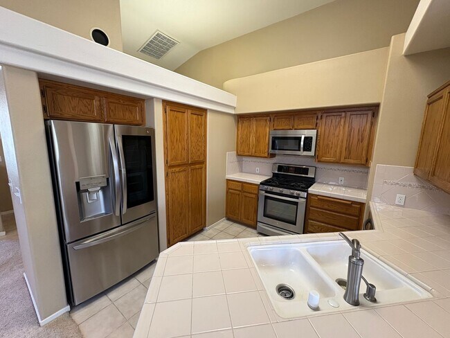 Building Photo - 1523 E Monte Vista Ct