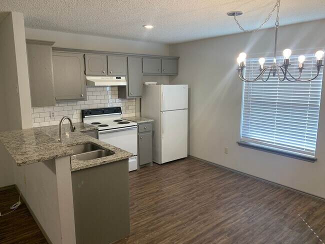Building Photo - Cozy 2 bedroom 1 1/2 bath in Friendship ISD!