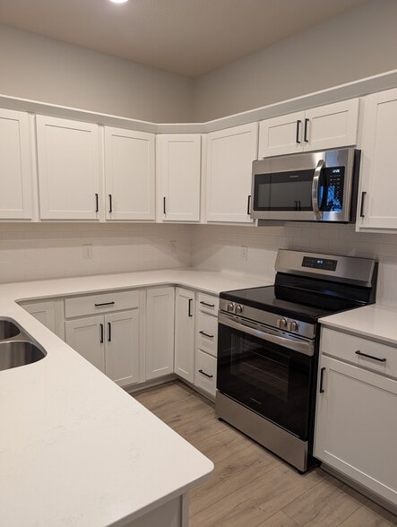 Kitchen - 12855 S 45th Ter