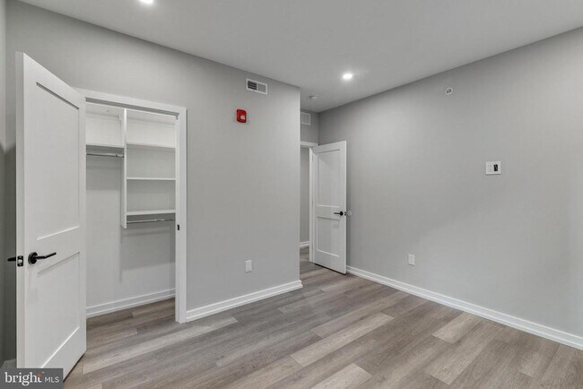 Building Photo - 752 S 16th St