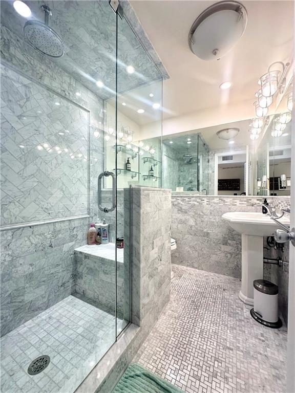 Building Photo - 312 America