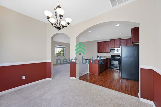 Building Photo - "Charming 3-Bed Oasis with 2.5 Baths in Prime Renton Location - Spacious layout!"
