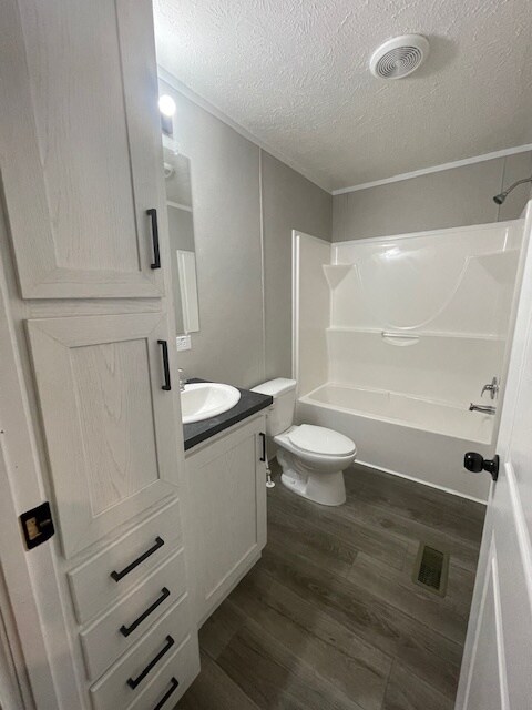 Building Photo - 22 Bellwood Dr