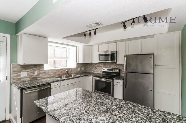 Building Photo - Amazing Austin condo!