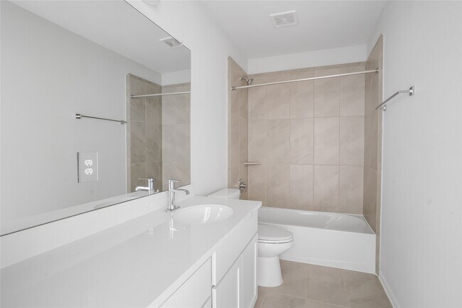 Building Photo - 27935 Western Crk Ct