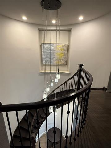 Building Photo - 3736 Greenbrier Dr