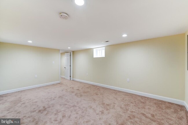 Building Photo - 707 Congress St SE