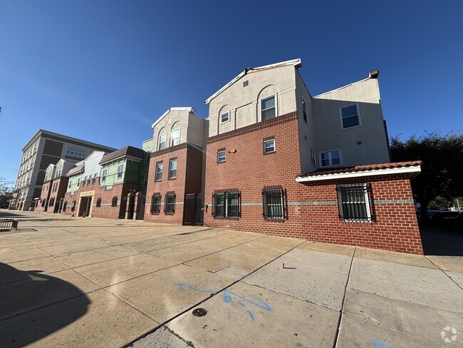 Building Photo - Villas Del Caribe