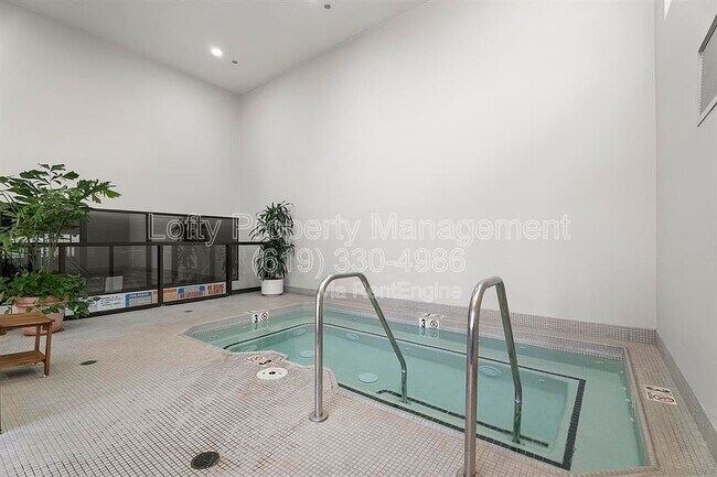 Building Photo - 230 W Laurel St