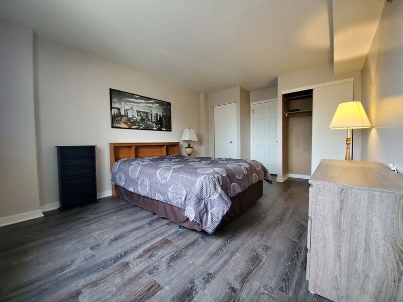 Building Photo - 121 Washington Ave S