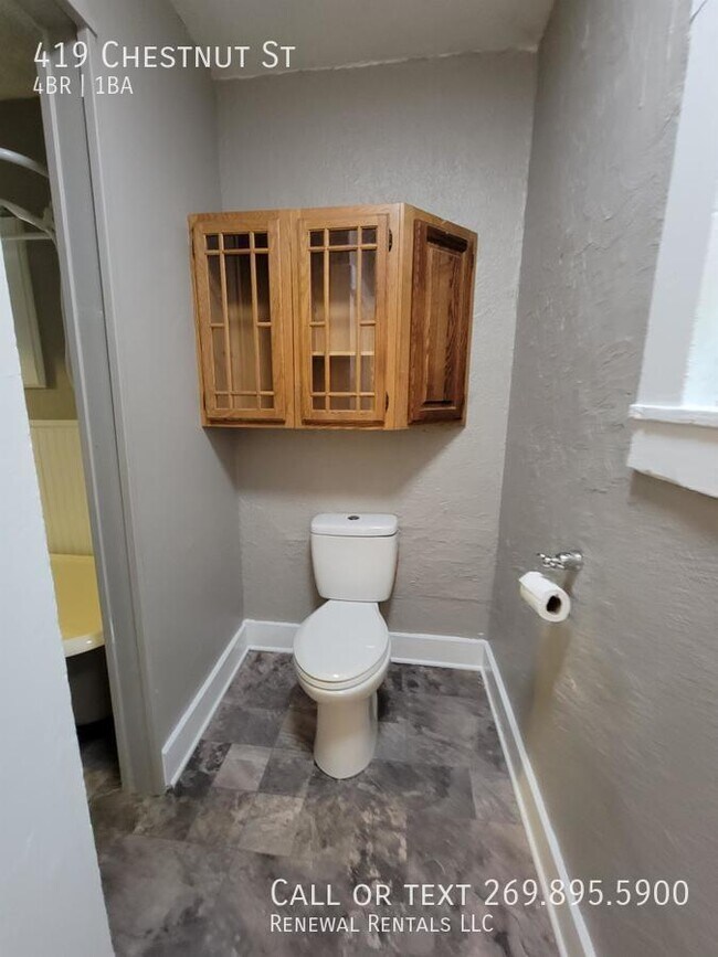 Building Photo - 419 Chestnut St