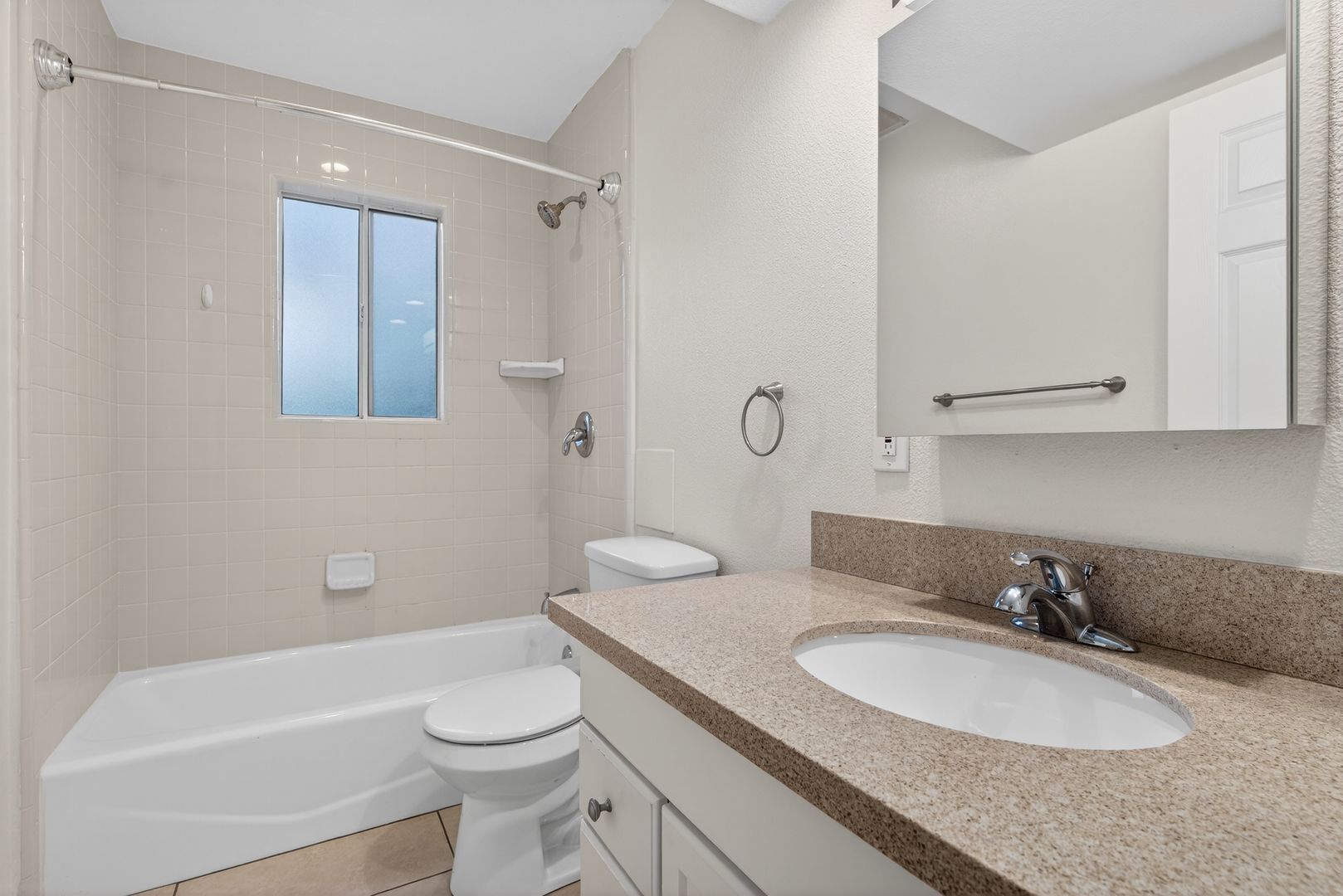 Building Photo - 2884 La Salle Ave