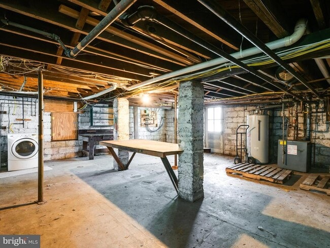Building Photo - 25 Manor Rd