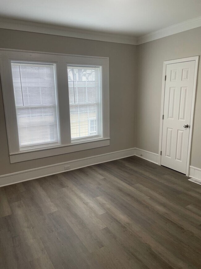 Building Photo - 417 E Twenty-Seventh St