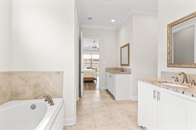 Building Photo - Luxury Living in The Woodlands - COMING SO...