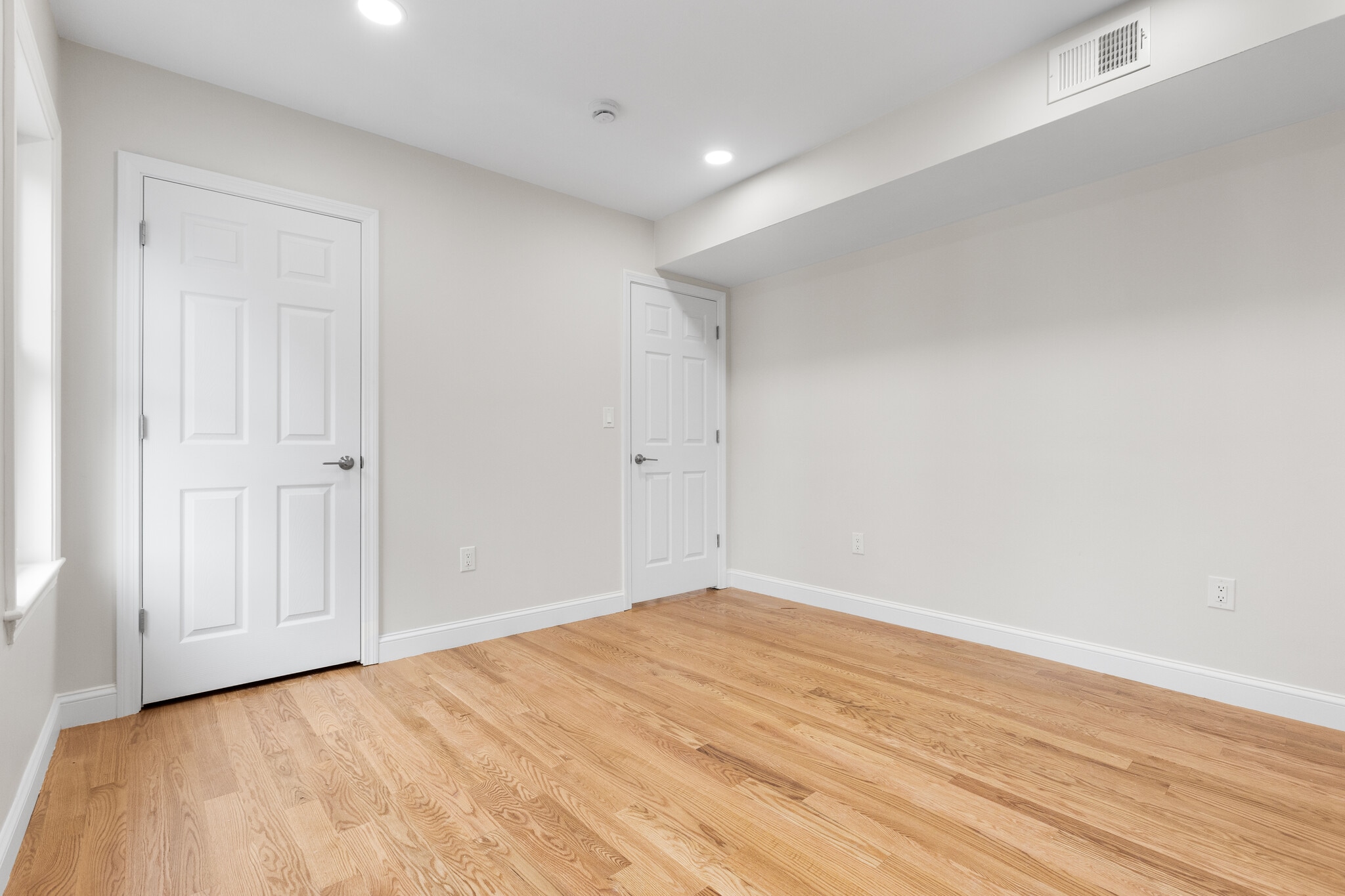 Building Photo - 322 Jefferson Ave