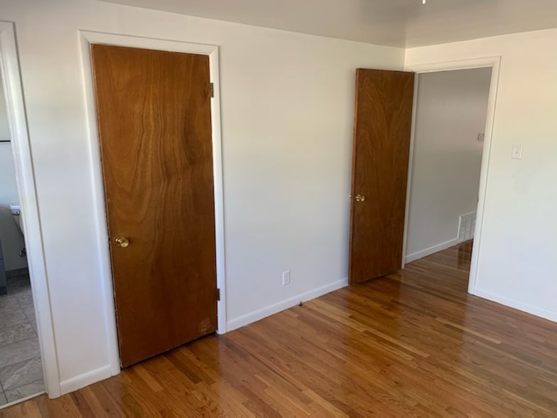 Building Photo - 324 S McKinley St