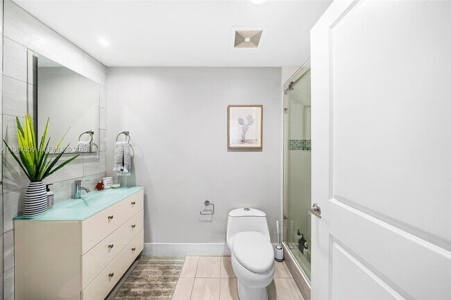 Building Photo - 1250 S Miami Ave