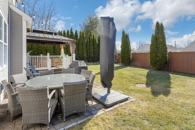 Building Photo - 766 Mamaroneck Ave