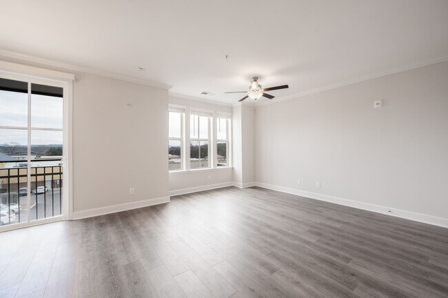 Building Photo - 2022-BUILT BURKITT COMMONS CONDO WALKABLE ...