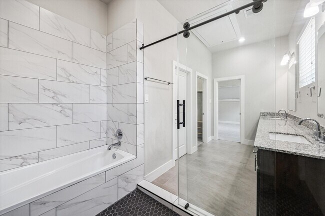 Building Photo - 938 W 22nd St