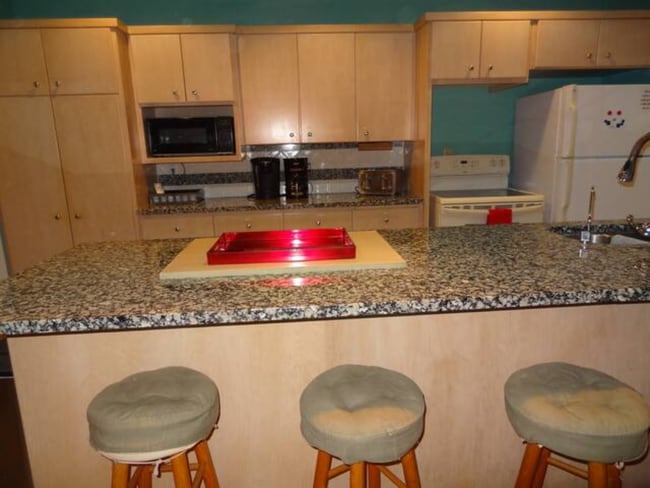 Kitchen - 946 14th Ave SW