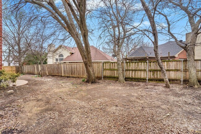 Building Photo - 5201 Arrowhead Way