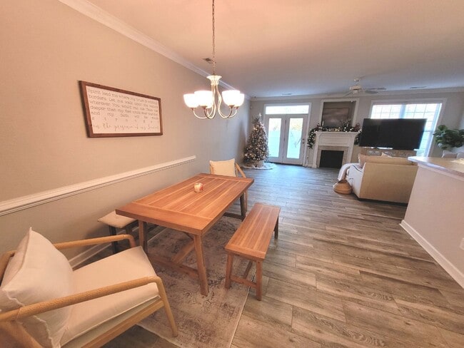 Building Photo - Gorgeous Townhome-Style Condo in Virginia Beach!