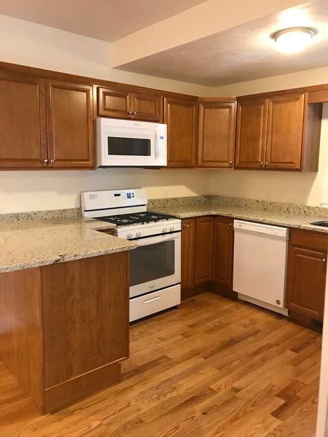 Building Photo - 18 Rockdale Ave