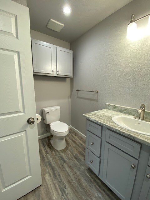 secondary hall bath - 3876 County Road 123