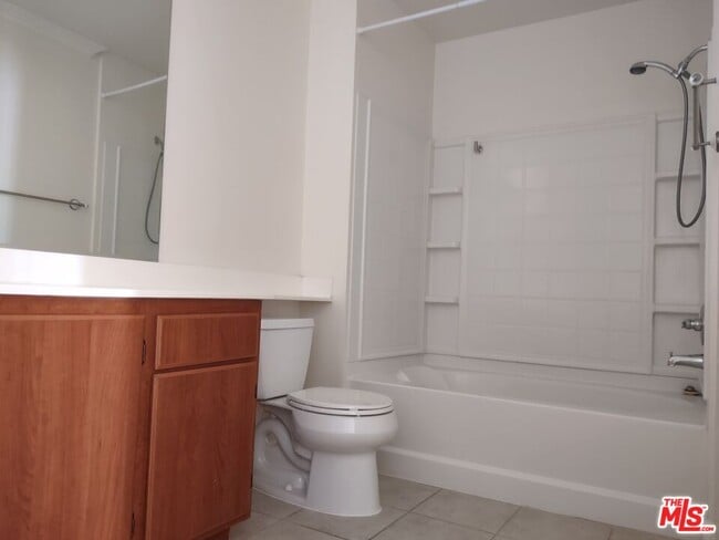 Building Photo - 625 S Berendo St