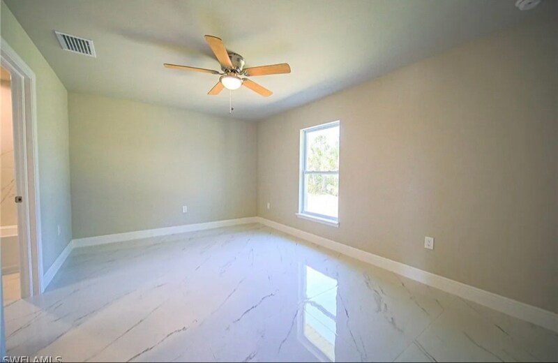 Building Photo - 721 Knox Ave S