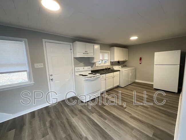 Building Photo - 218 N Pitt St