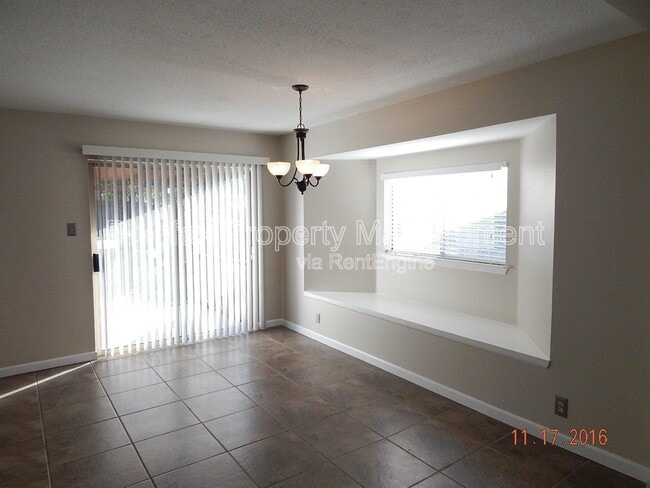 Building Photo - 10482 Tippecanoe