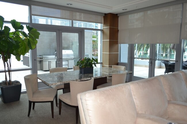 Building Photo - Stylish Studio Loft in Sapphire Tower – Do...