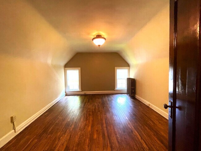 Building Photo - 3403 Dellwood Rd