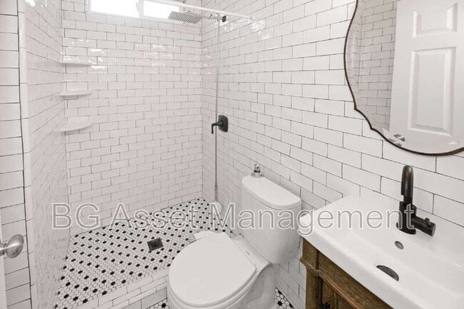 Building Photo - 5524 Shattuck Ave.