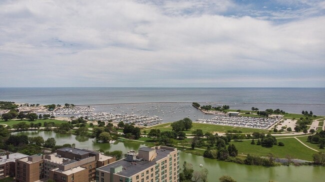 Building Photo - 1313 N Franklin Pl