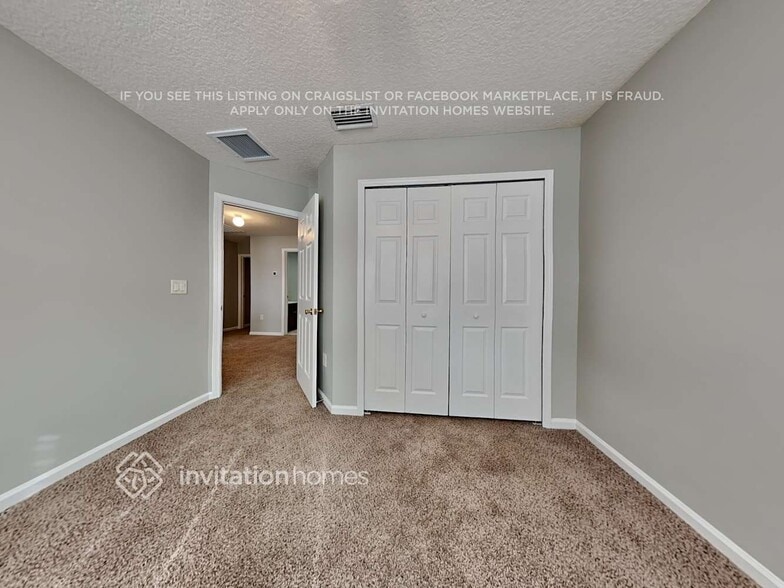 Building Photo - 216 N Hidden Tree Dr