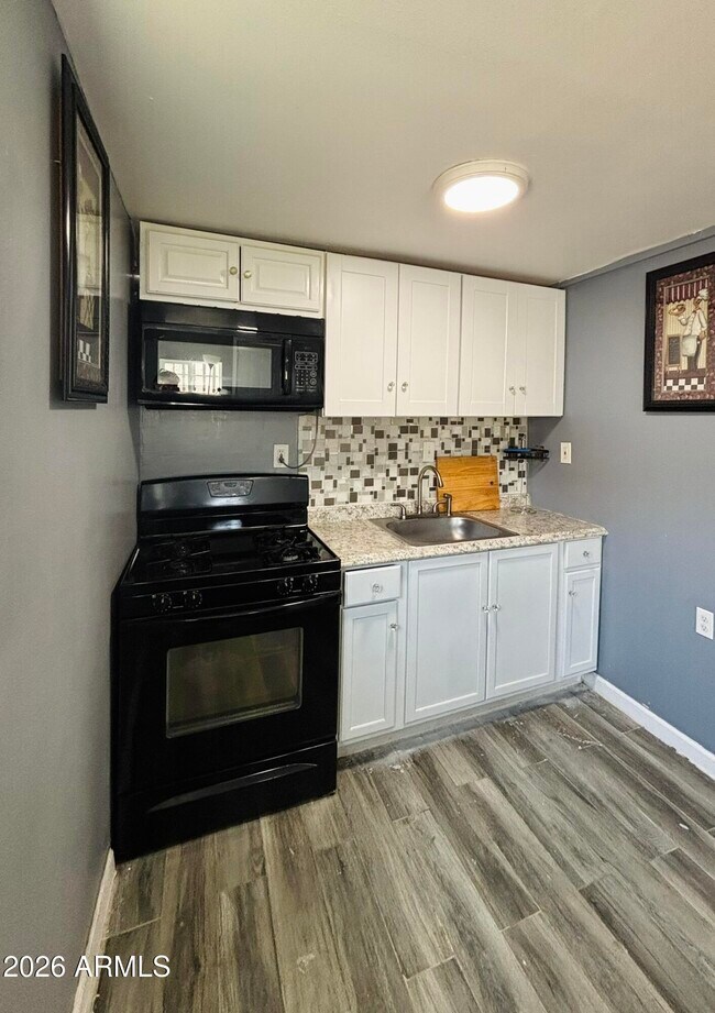 Building Photo - 3720 W Mauna Loa Ln