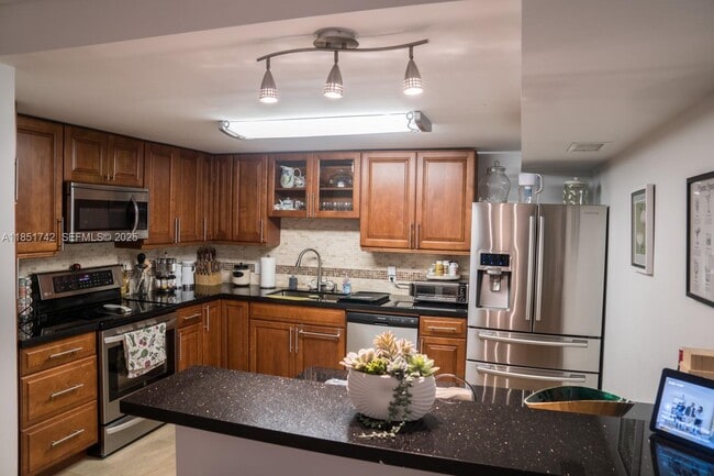 Building Photo - 1800 S Ocean Blvd