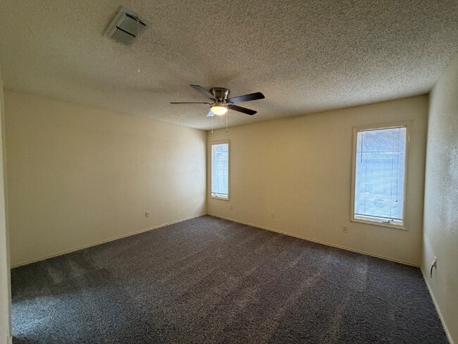 Building Photo - Beautiful 3-Bedroom Home in Quiet Neighborhood!