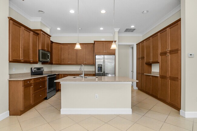 Building Photo - 7162 Dominica Dr