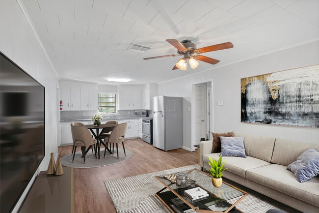 Building Photo - 732 Murbelle Rd