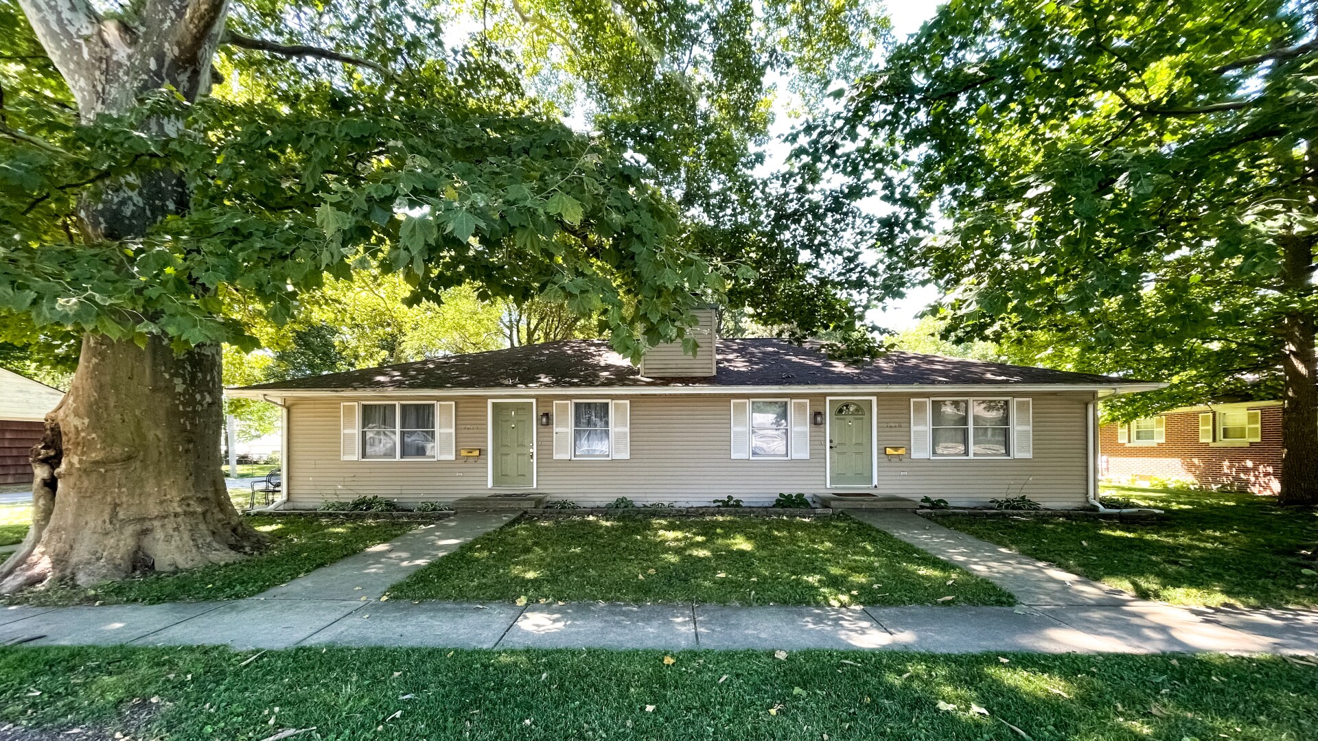 Front View - 1216 W Ash St