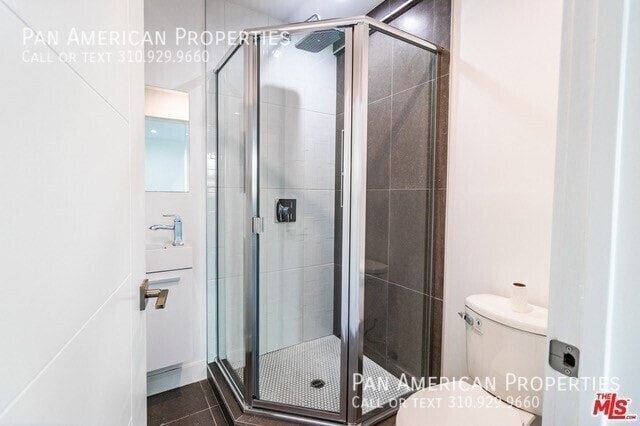 Building Photo - 1309 1/2 N Orange Dr.-